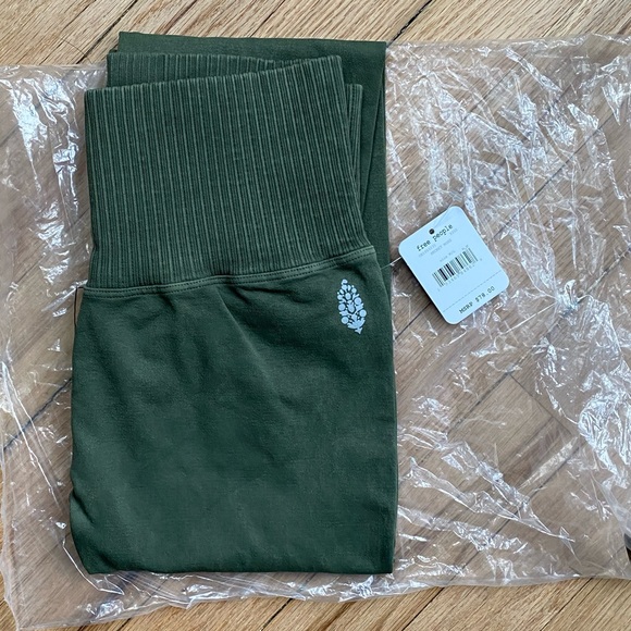 W/tag FP Movement Good Karma Leggings - Picture 6 of 6